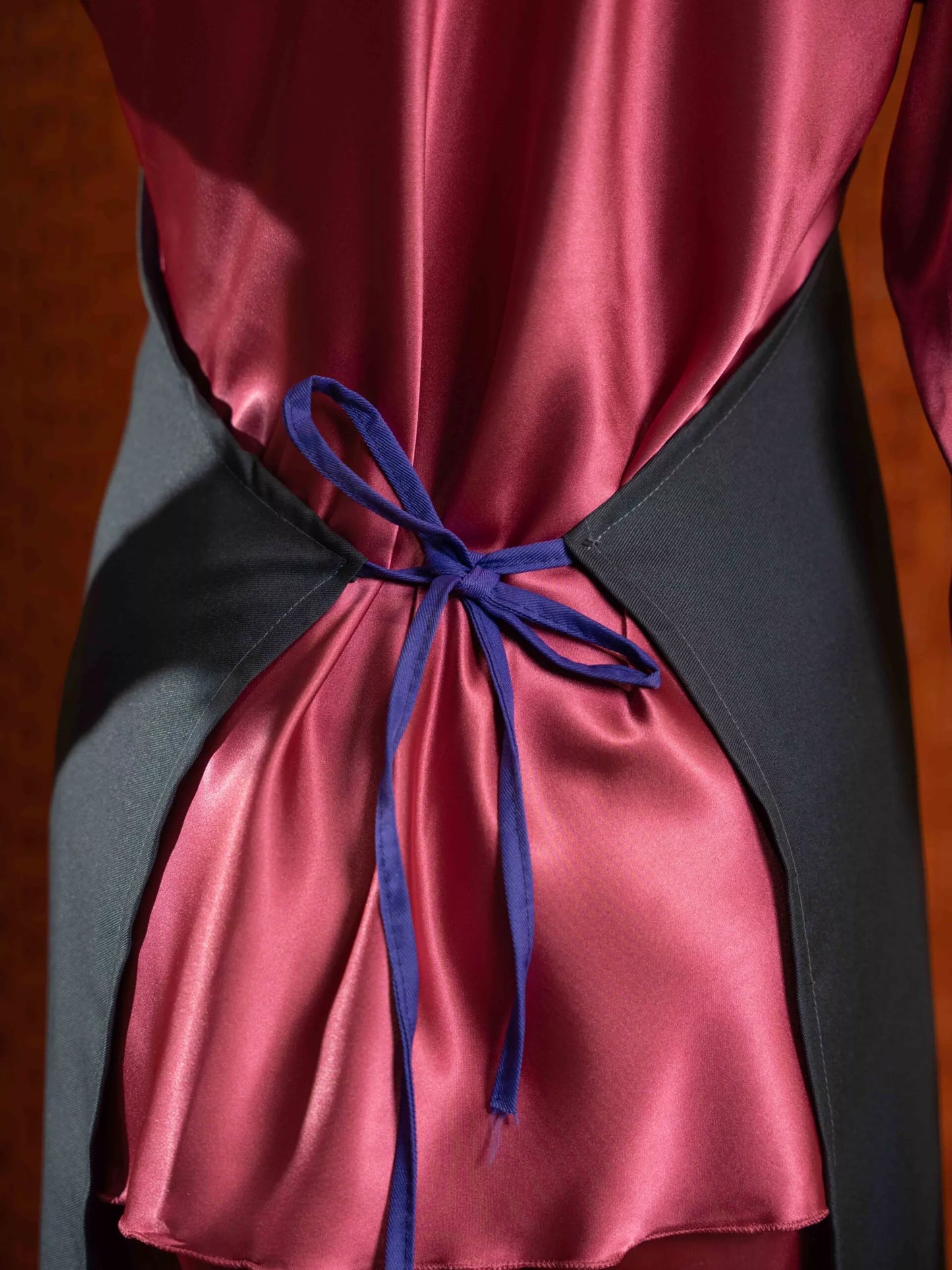 NEW EXCLUSIVE APRON
