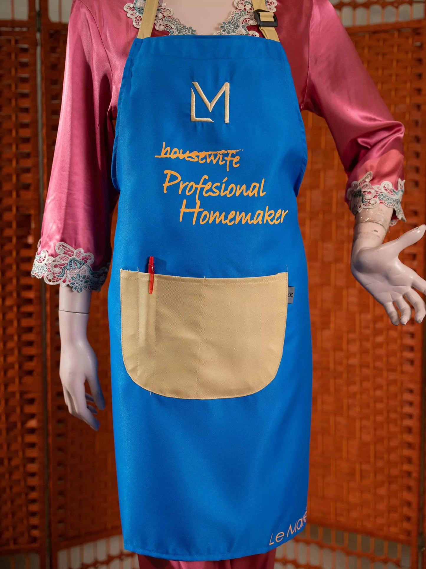 NEW EXCLUSIVE APRON