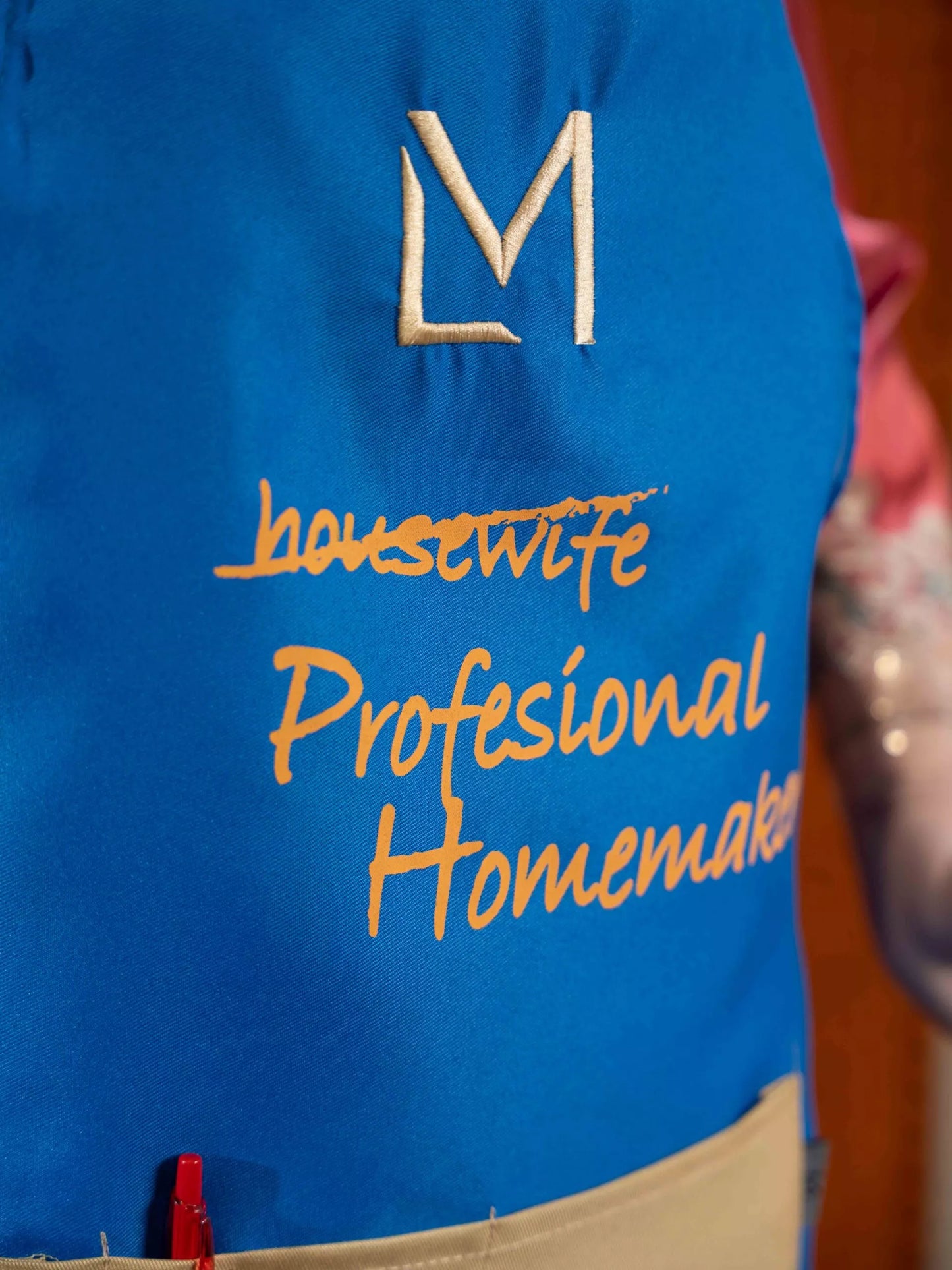 NEW EXCLUSIVE APRON