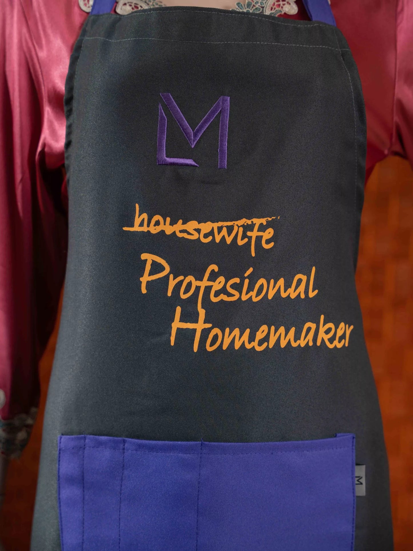 NEW EXCLUSIVE APRON