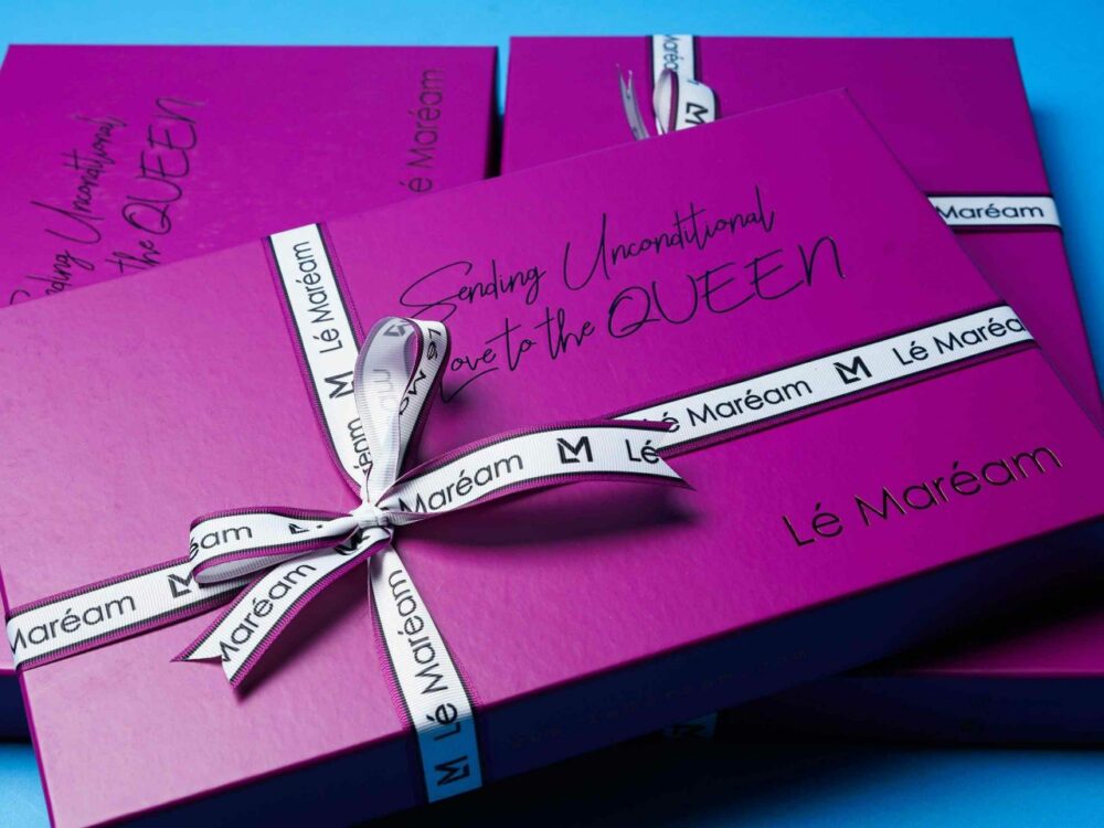 EXCLUSIVE BOX "Sending Unconditional Love to the Queen"